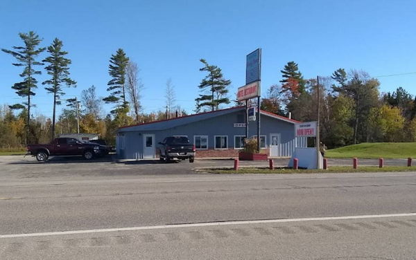 Tyelenes Restaurant and Cabins - Street View